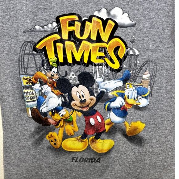 DISNEY WORLD FUN TIMES YOUTH GRAY SHORT SLEEVE CREW NECK T-SHIRT SIZE 8 MEDIUM - Picture 2 of 6